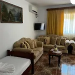 Vila,Apartaments Luani