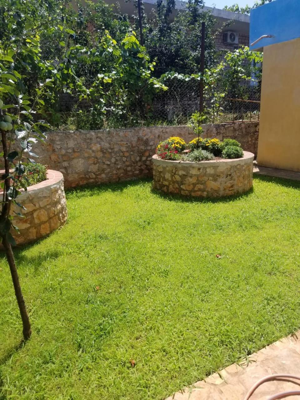 Pensjonat Vila,Apartaments Luani *