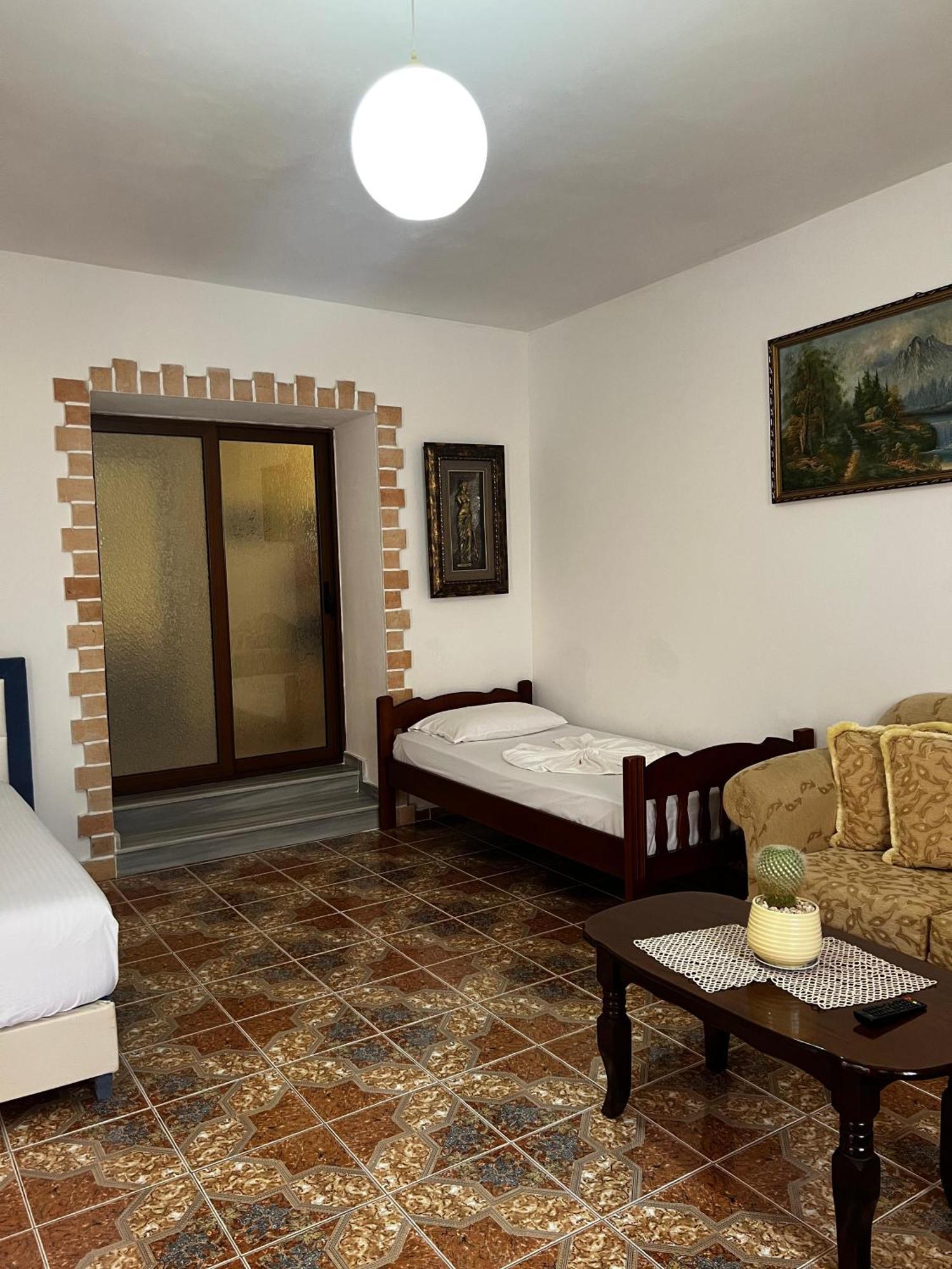 Vila,Apartaments Luani Pensjonat