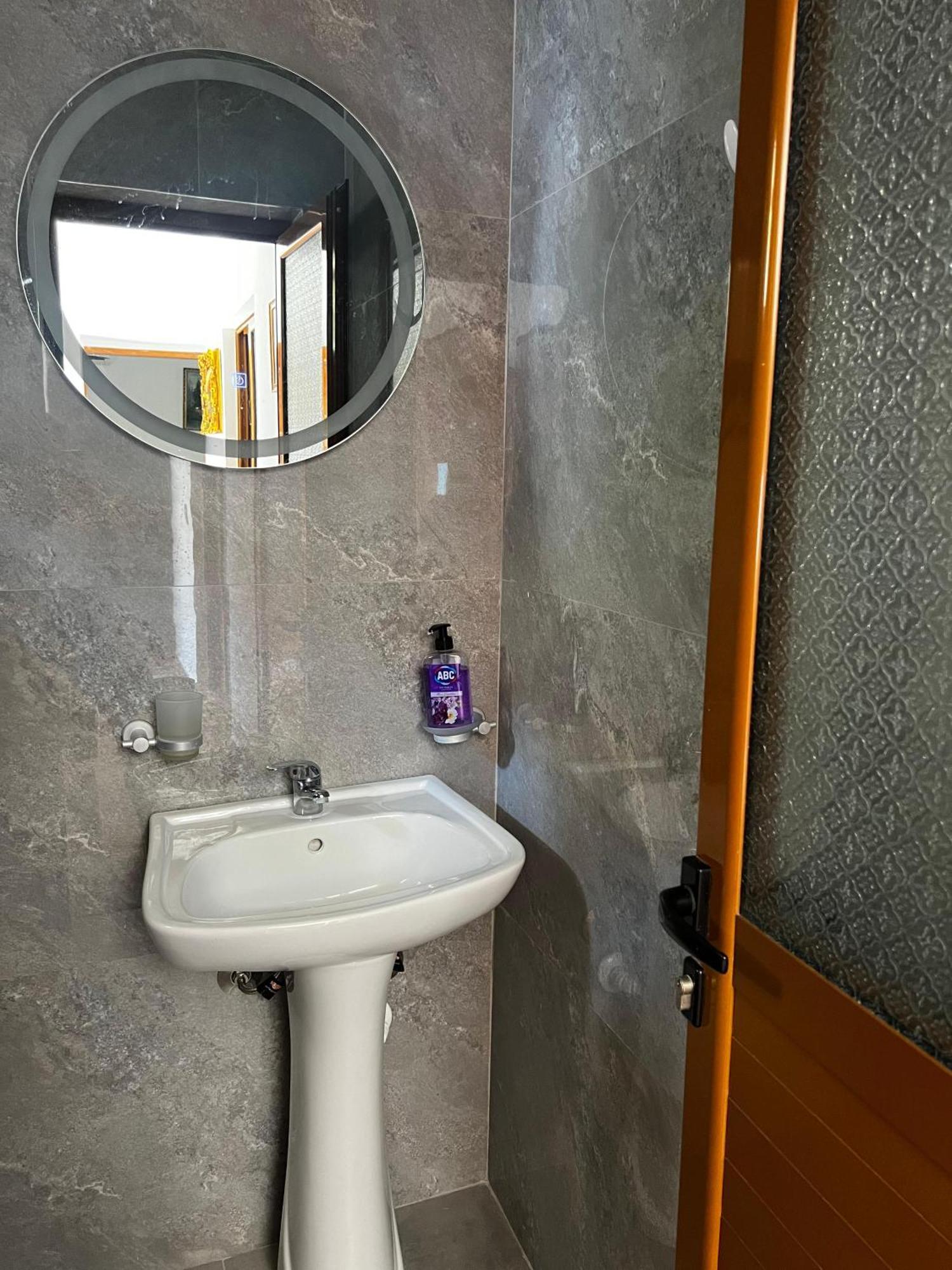 Vila,Apartaments Luani *