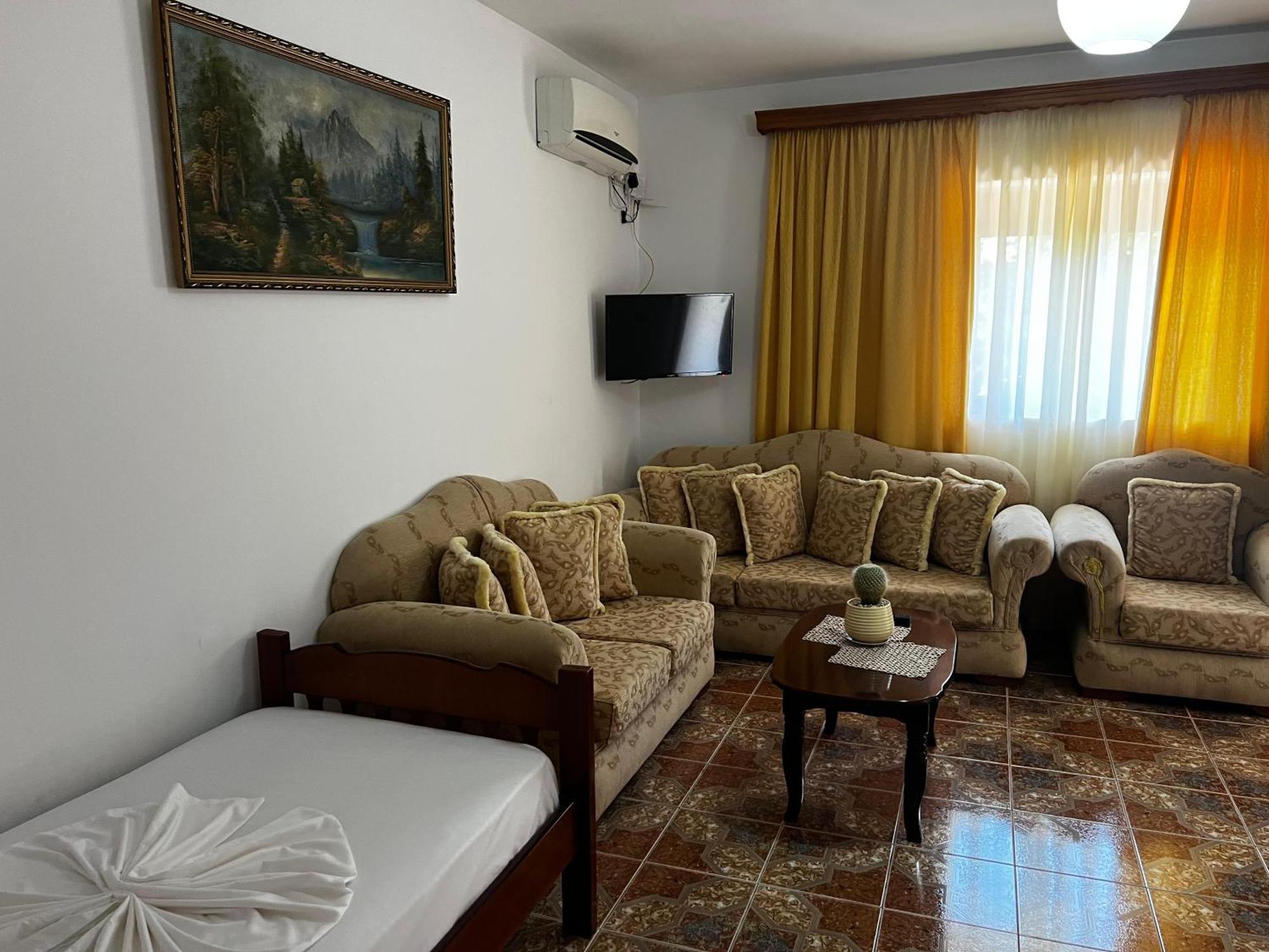 Vila,Apartaments Luani Pensjonat *